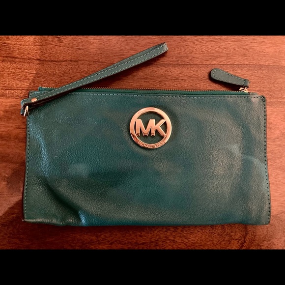 Michael Kors wallet clutch - Picture 2 of 8